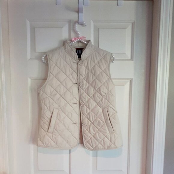 EUC Gap beige sleeveless short puffer activewear vest jacket - Picture 2 of 3